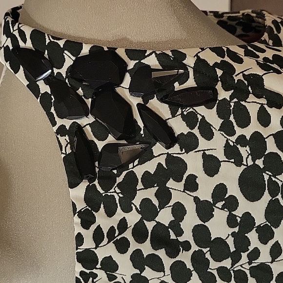 Jessica Simpson dress, black white, floral pattern, sleeveless, beading, size 10 - Picture 4 of 15